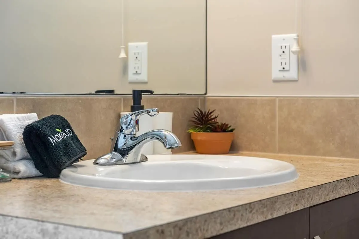 Holiday home The Venti - 3Bd 2Ba Yard Garage & Upper Suite Calgary